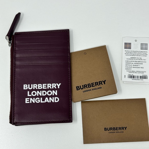 Authentic Burberry zip card holder brand new - Picture 1 of 4
